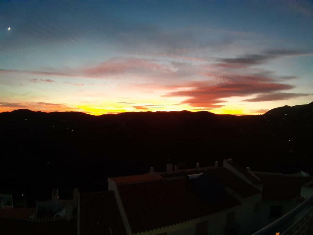 Loft Of Love Frigiliana Luaran gambar